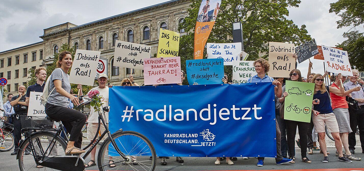 ADFC: Demonstrationzum Dieselgipfel ADFC: Demonstrationzum Dieselgipfel